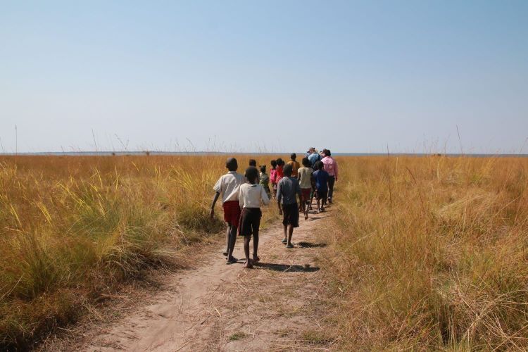 Kids following leader in Mabo Kunda